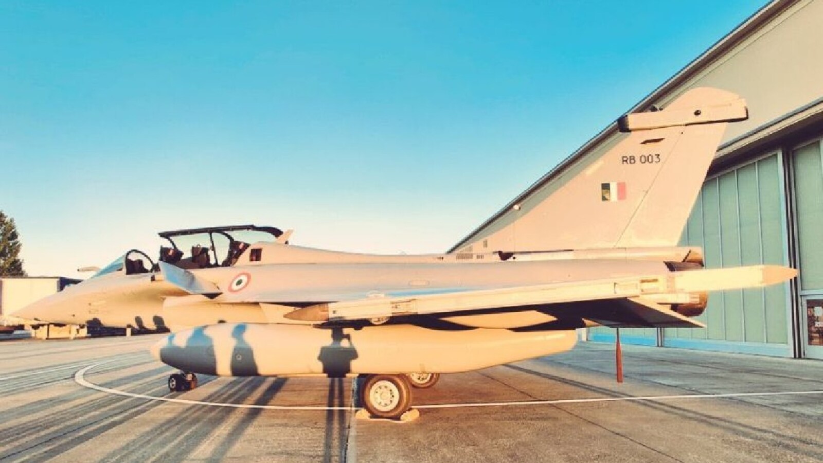 Five Rafale fighter Jets leave for India; See pictures