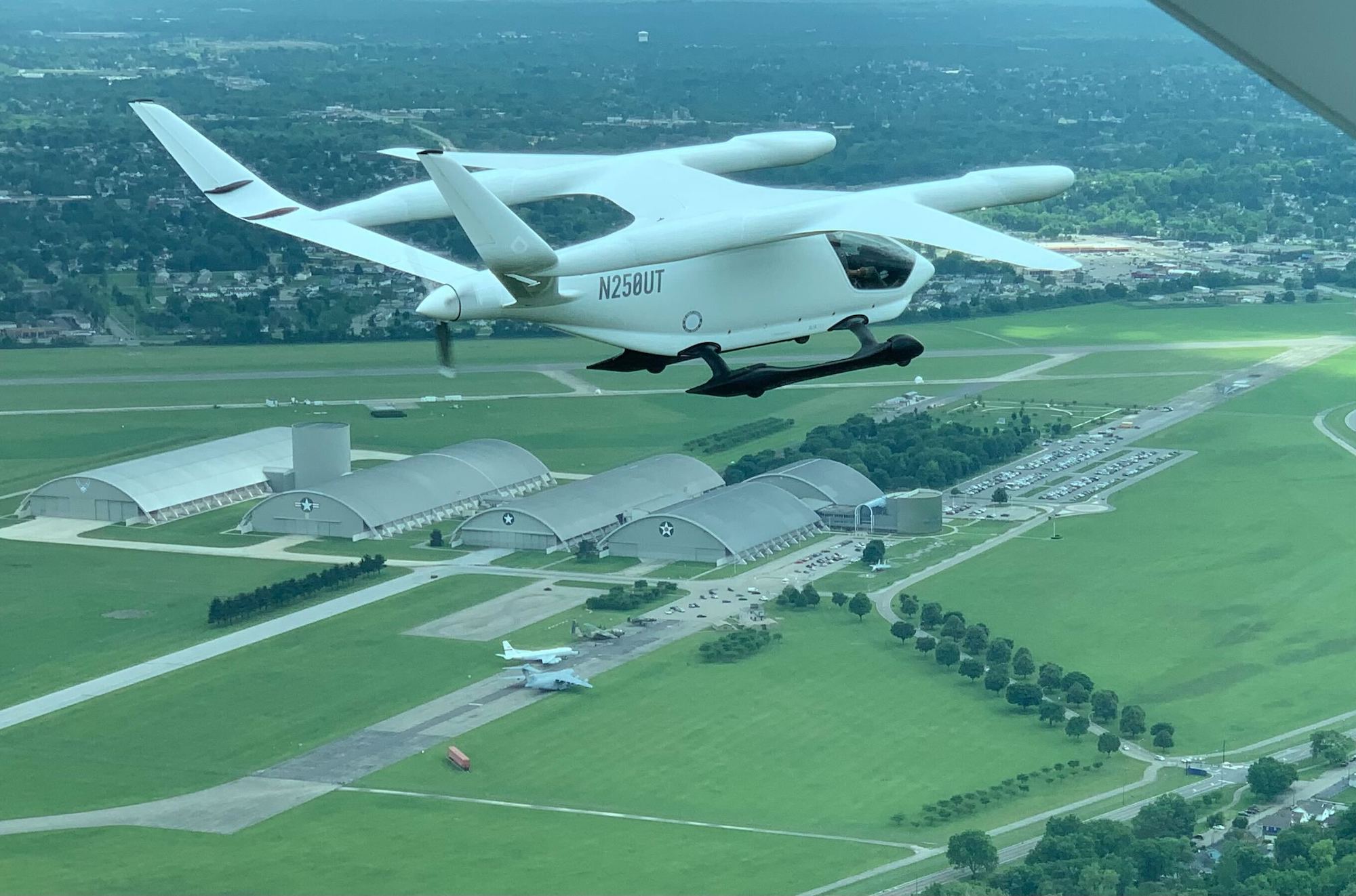 An electric aircraft just flew from New York to Arkansas | Popular Science