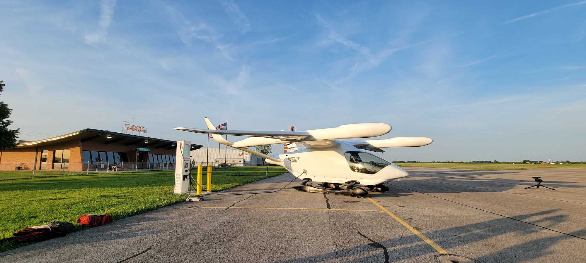 An electric aircraft just flew from New York to Arkansas | Popular Science