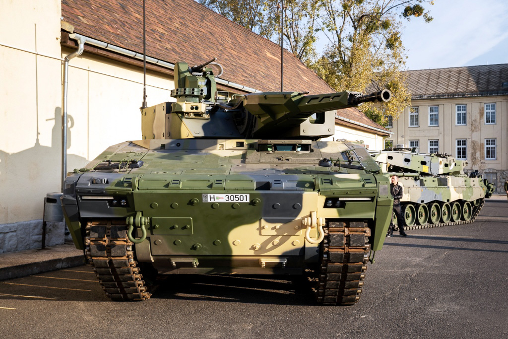 Rheinmetall hands over first Lynx infantry fighting vehicle to NATO member Hungary - EDR Magazine