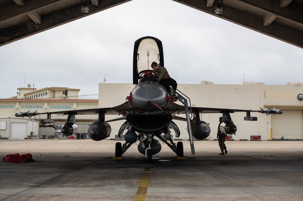 US Air Force Moves Its F-16 Fighting Falcons From Germany To Kadena Air Force Base, Japan - MilitaryLeak